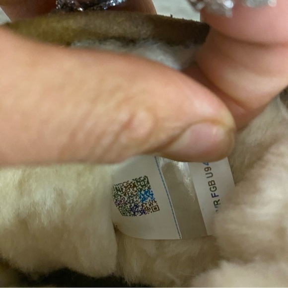 UGG | Classic Weather Short II toddler Boots Chestnut Wool Lined NEW - Picture 7 of 11